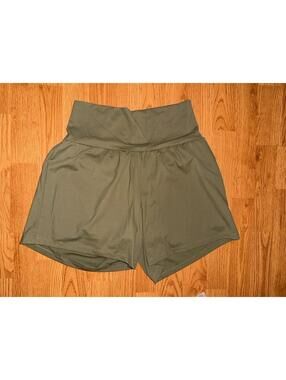 Halara women’s active lined olive green Shorts medium long pull on soft 5"